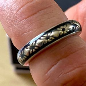 🛑Pandora Golden Floral Vintage Enameled Ring